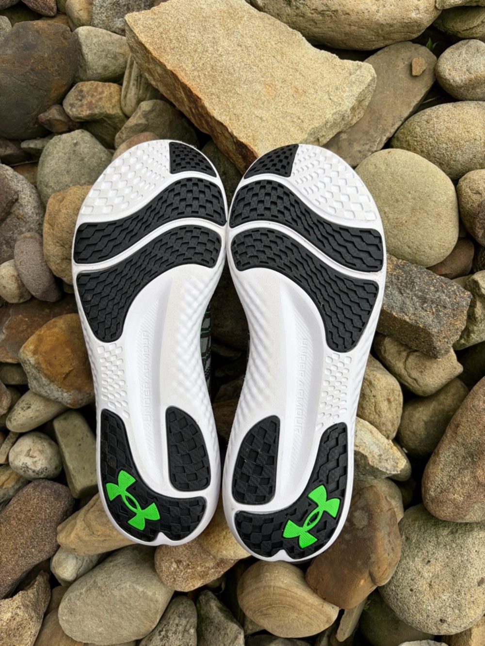 Under Armour Charged Men’s Running Shoes - Picture 3 of 4